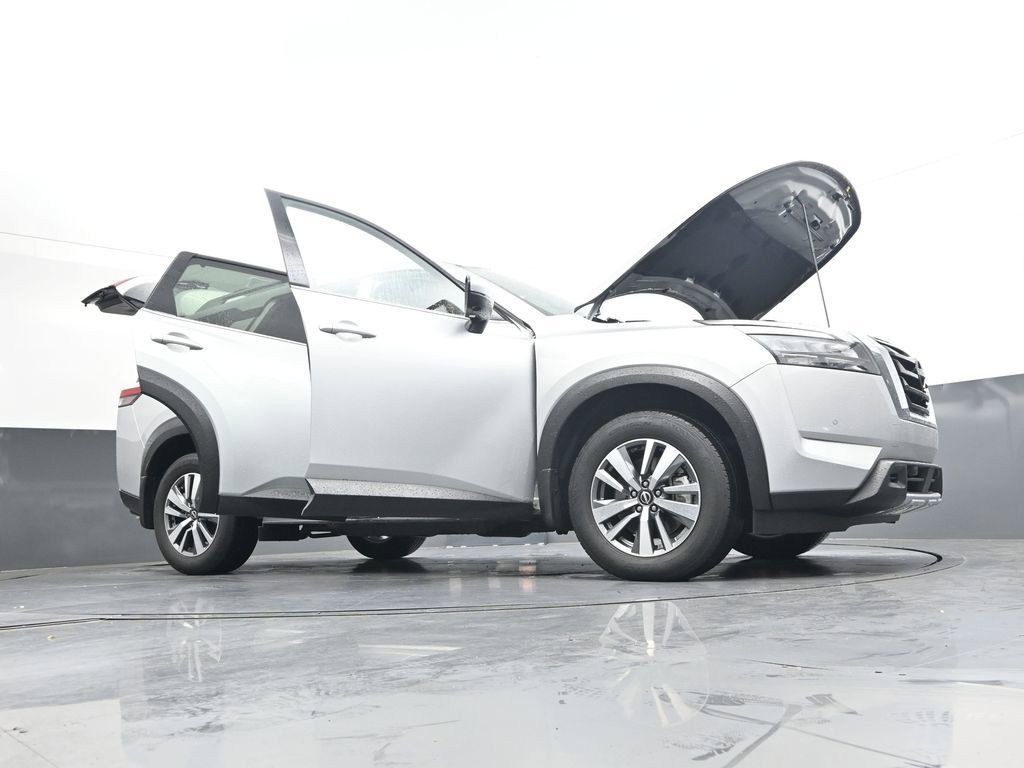 Certified 2025 Nissan Pathfinder SL FWD image 50