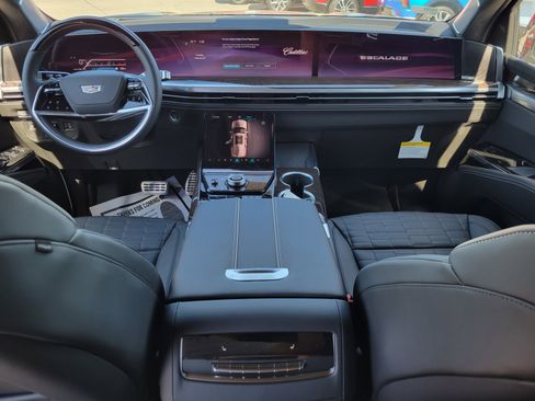 New 2026 Cadillac Escalade Platinum Sport w/ LPO, ONYX Package image 12