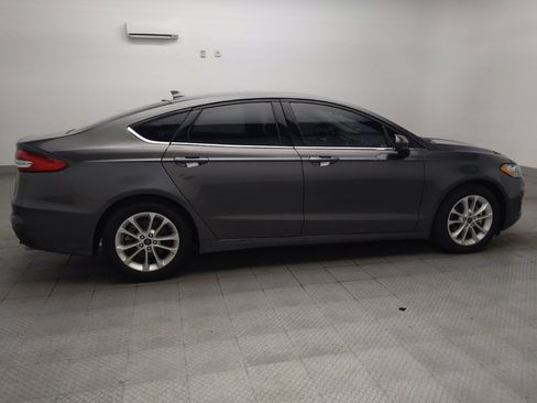 Used 2019 Ford Fusion SE FWD image 10