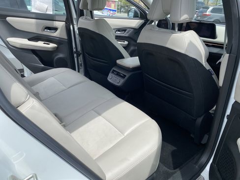 Used 2023 Nissan Ariya FWD image 14