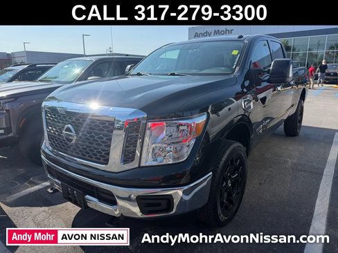 Used 2018 Nissan Titan SV AWD/4WD image 2