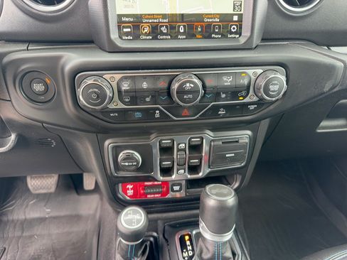 Used 2023 Jeep Wrangler Unlimited Rubicon 4xe w/ Cold Weather Group AWD/4WD image 22
