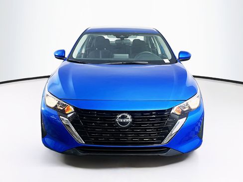 Used 2024 Nissan Sentra SV FWD image 2