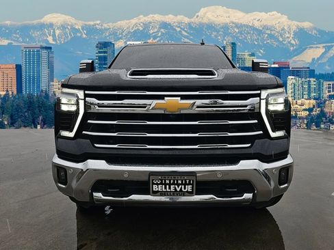Used 2024 Chevrolet Silverado 2500 LTZ w/ LTZ Convenience Package image 8