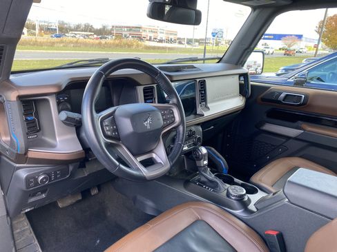 Used 2021 Ford Bronco Outer Banks image 9