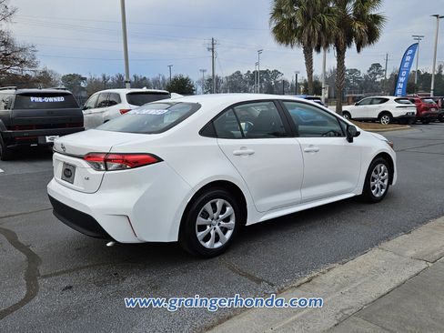 Used 2024 Toyota Corolla LE image 5
