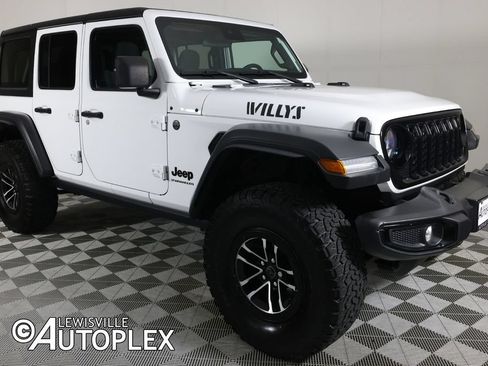 Used 2024 Jeep Wrangler Unlimited Sport AWD/4WD image 3