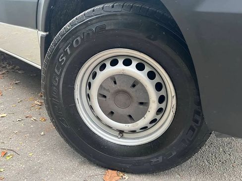 Used 2014 Freightliner Sprinter 2500 image 7