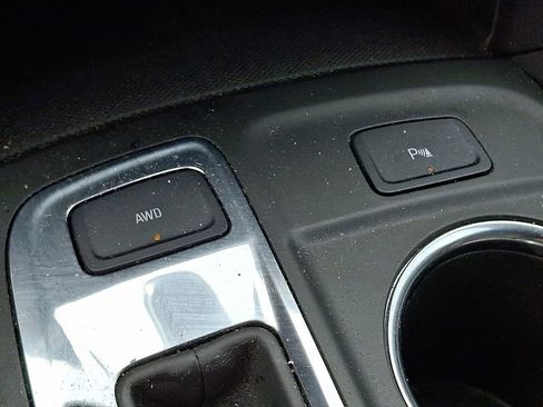 Used 2023 Chevrolet Equinox LT AWD/4WD image 24