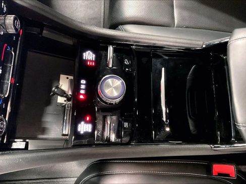 Used 2024 Jeep Grand Cherokee Overland w/ Luxury Tech Group IV image 17