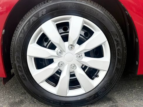 Used 2015 Toyota Corolla LE FWD image 43