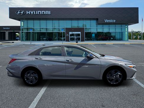 New 2026 Hyundai Elantra Sport FWD image 28
