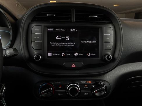 Used 2025 Kia Soul LX w/ LX Technology Package FWD image 24