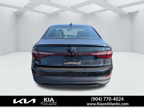 Used 2025 Volkswagen Jetta Sport FWD image 4
