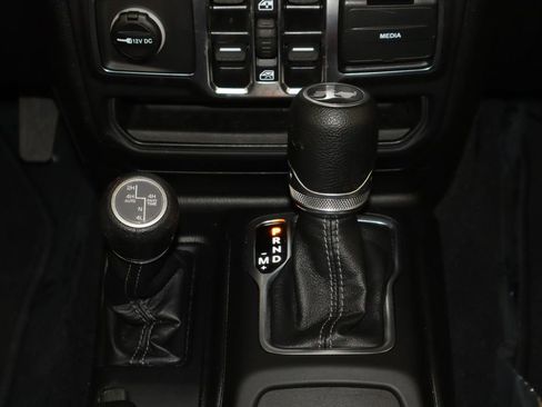 Used 2025 Jeep Wrangler Unlimited Sahara AWD/4WD image 25