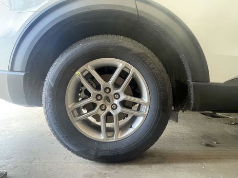 New 2026 Ford Explorer Active w/ Active Comfort Package RWD image 33