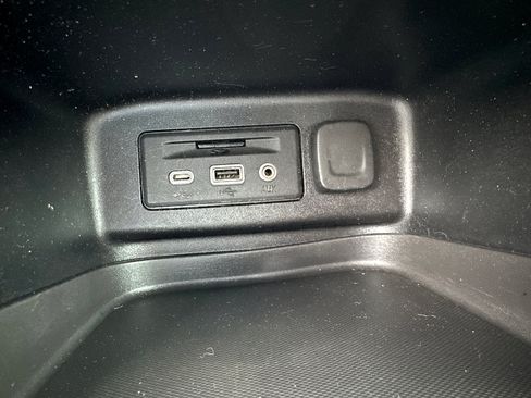 Used 2019 Chevrolet Equinox LT FWD image 12