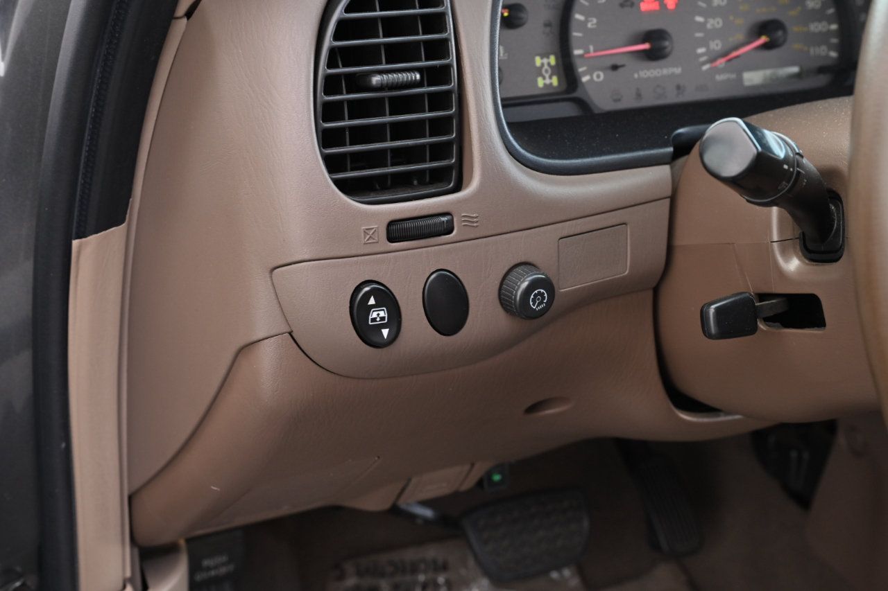 Used 2004 Toyota Sequoia Limited AWD/4WD image 26