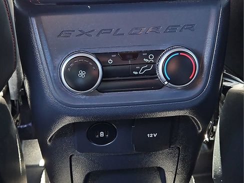 Used 2025 Ford Explorer ST-Line AWD/4WD image 14