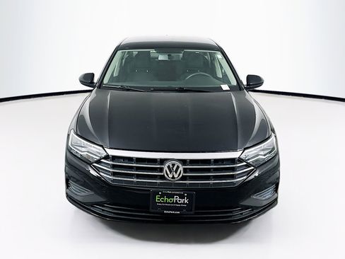 Used 2019 Volkswagen Jetta FWD image 2