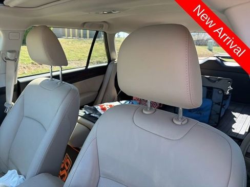 Used 2018 Subaru Outback 2.5i Limited image 11