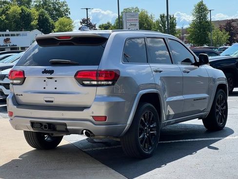 Used 2021 Jeep Grand Cherokee Laredo X AWD/4WD image 45