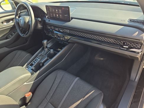 Used 2025 Honda Accord Sport image 29