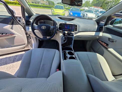 Used 2011 Toyota Venza w/ Convenience Pkg FWD image 16
