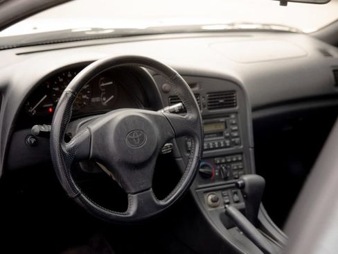 Used 1999 Toyota Celica GT w/ Upgrade Value Pkg FWD image 10