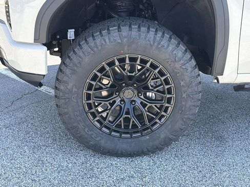 New 2026 GMC Sierra 1500 AT4 w/ Technology Package AWD/4WD image 24
