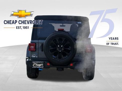 Used 2023 Jeep Wrangler Unlimited Sahara w/ Cold Weather Group AWD/4WD image 4