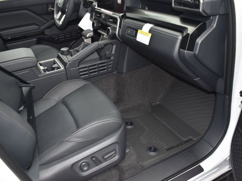 Used 2025 Toyota 4Runner Limited image 11