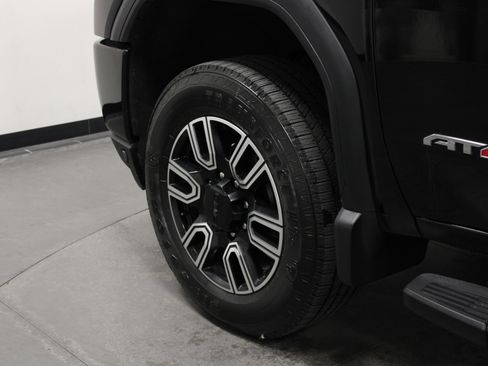 Used 2020 GMC Sierra 2500 AT4 w/ AT4 Premium Package image 10