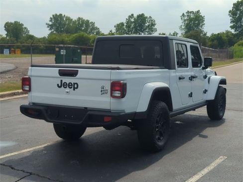 Certified 2021 Jeep Gladiator Willys image 3