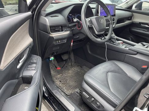 Used 2024 Toyota Grand Highlander XLE image 9