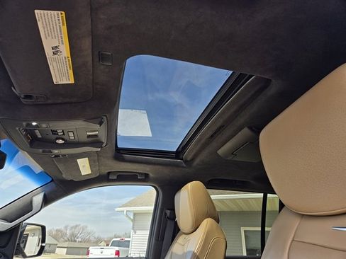 Used 2018 Cadillac Escalade ESV Platinum image 15