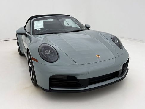Used 2025 Porsche 911 Carrera image 3