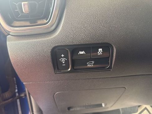 Used 2023 Kia Sorento SX AWD/4WD image 15