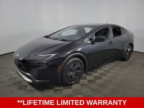 Used 2026 Toyota Prius LE FWD image 3