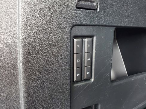 Used 2021 Ford Expedition Platinum image 32