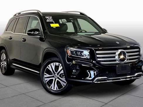 Used 2026 Mercedes-Benz GLB 250 4MATIC image 3