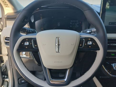 New 2026 Lincoln Corsair Premiere FWD image 12
