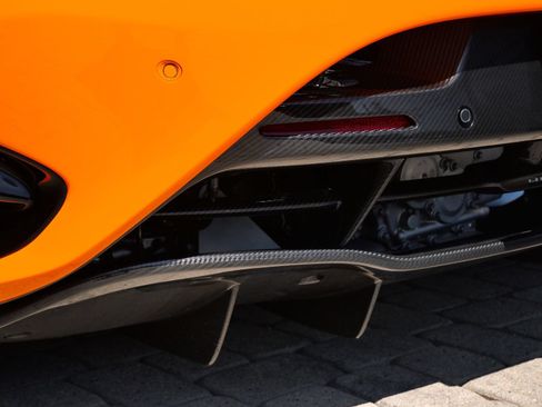 Used 2024 McLaren 750S RWD image 15