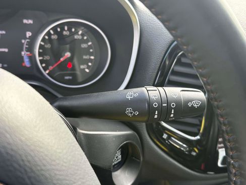 Used 2019 Jeep Compass Limited image 24