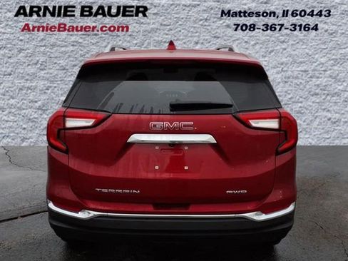 Used 2023 GMC Terrain SLT image 8