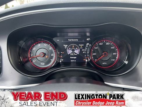 Used 2019 Dodge Charger SXT image 19