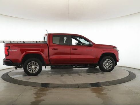 Used 2024 Chevrolet Colorado LT w/ LT Convenience Package II image 6
