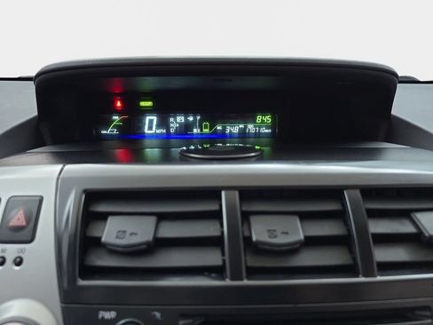 Used 2014 Toyota Prius V Three FWD image 21