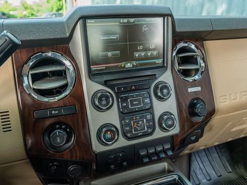 Used 2016 Ford F250 Lariat w/ Lariat Ultimate Package AWD/4WD image 26