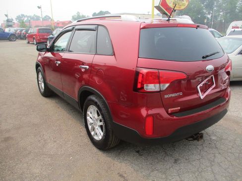 Used 2014 Kia Sorento LX FWD image 4